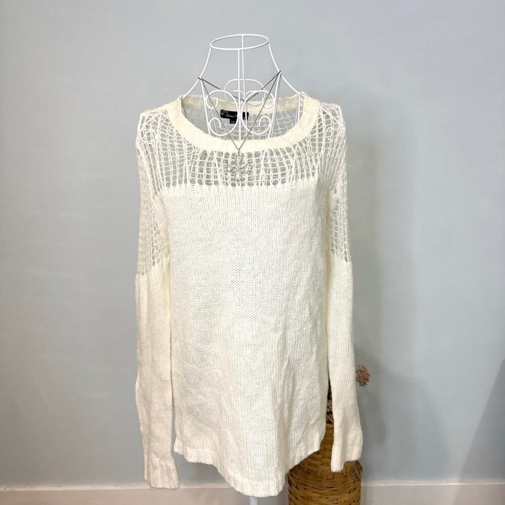 Gorgeous vintage white/cream embroidered crochet sweater